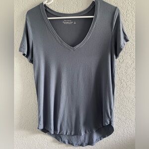 Abercrombie & Fitch Women’s Drapey V Neck Size S